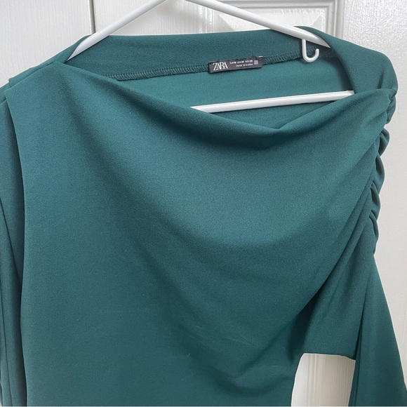 Off the shoulder Zara blouse - Picture 2 of 3